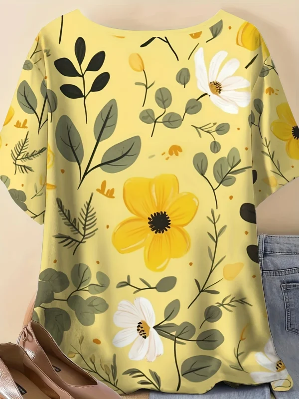 Bold Multicolor Casual Tee for Everyday Wear - Image 2