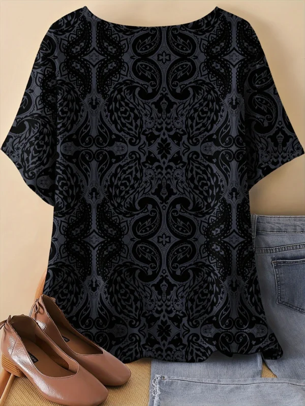 Bold Multicolor Casual Tee for Everyday Wear - Image 2