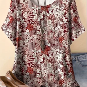 Bold Multicolor Casual Tee for Everyday Wear