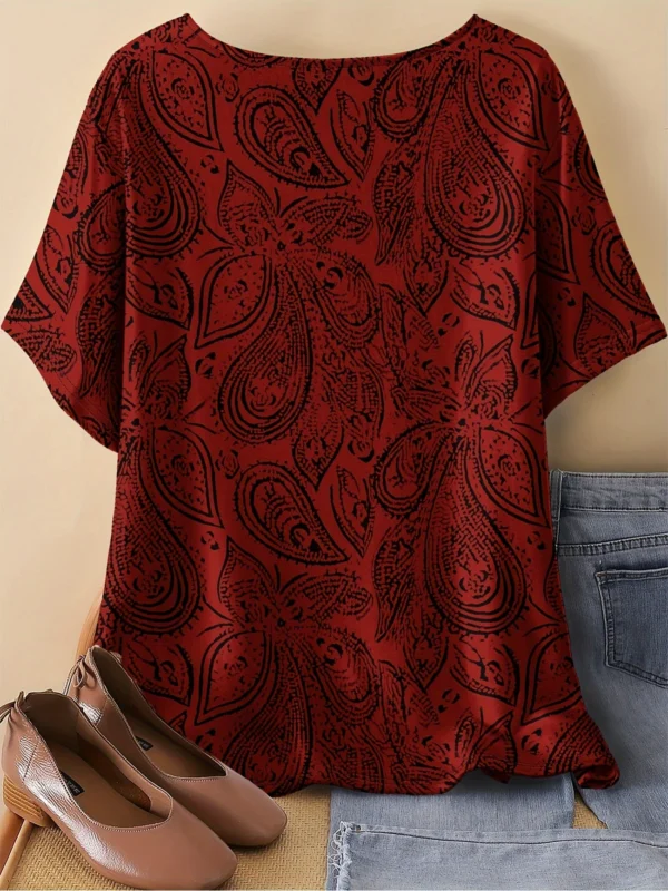 Bold Multicolor Casual Tee for Everyday Wear - Image 2