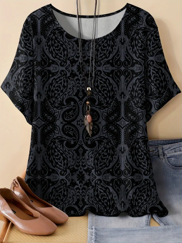 Bold Multicolor Casual Tee for Everyday Wear