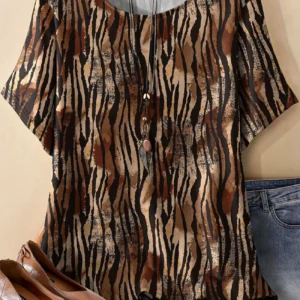 Bold Multicolor Casual Tee for Everyday Wear