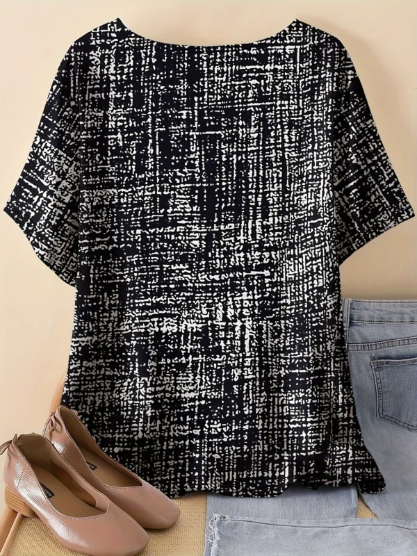 Bold Multicolor Casual Tee for Everyday Wear - Image 2